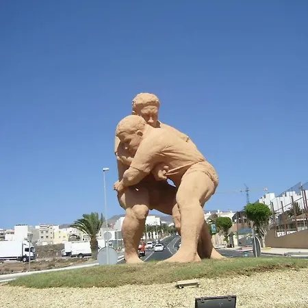La Fonda Aeropuerto Vakantiehuis Ingenio